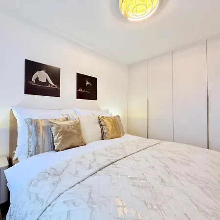 Apartment Modern One-bedroom Near Centre